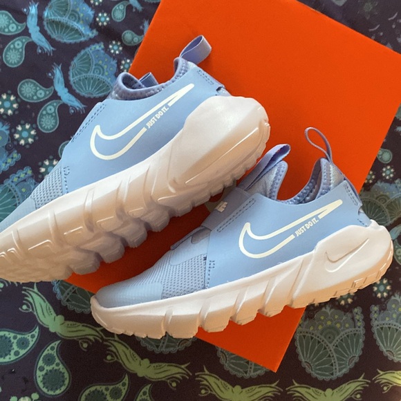 🌻🌻Unisex Nike flex runner brand new size 11 toddler - Picture 2 of 5